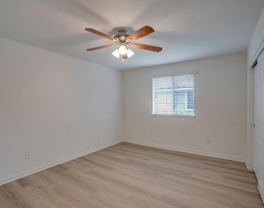 30126 Bumble Bee Dr - Photo Thumbnail 15