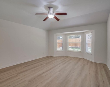 30126 Bumble Bee Dr - Photo Thumbnail 9