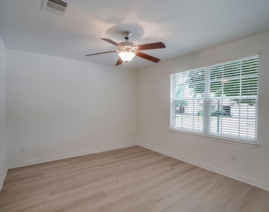 30126 Bumble Bee Dr - Photo Thumbnail 12