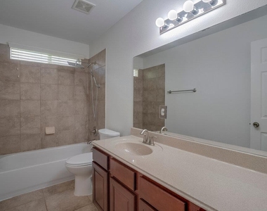 30126 Bumble Bee Dr - Photo Thumbnail 16