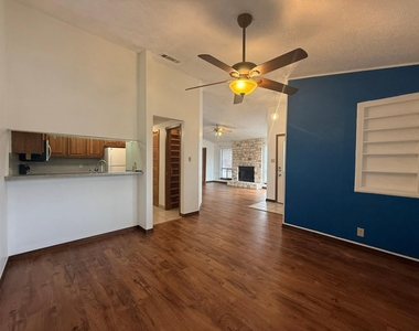295 Mooring Cir - Photo Thumbnail 5