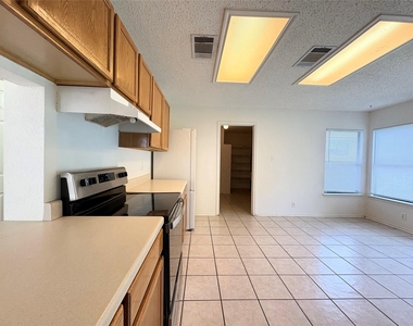 8332 Montoya Cir - Photo Thumbnail 8
