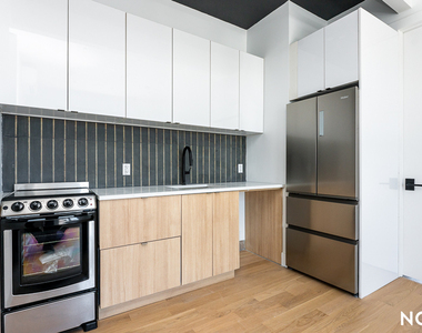 987 Bedford Ave - Photo Thumbnail 5