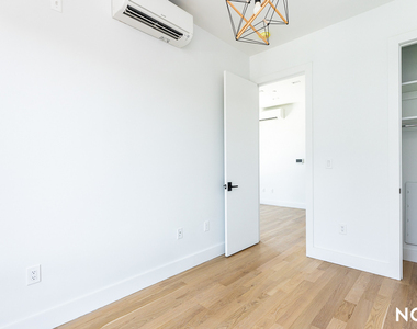 987 Bedford Ave - Photo Thumbnail 8