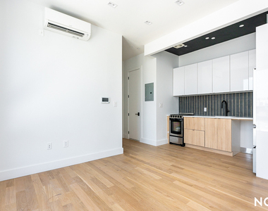 987 Bedford Ave - Photo Thumbnail 3