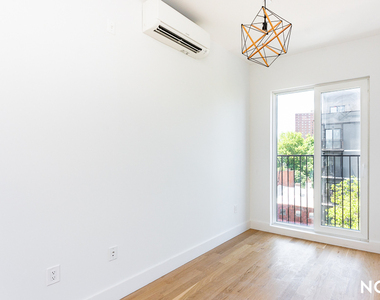 987 Bedford Ave - Photo Thumbnail 4