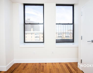 490 Kosciuszko St - Photo Thumbnail 3