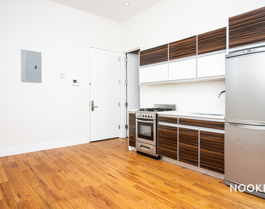 490 Kosciuszko St - Photo Thumbnail 8