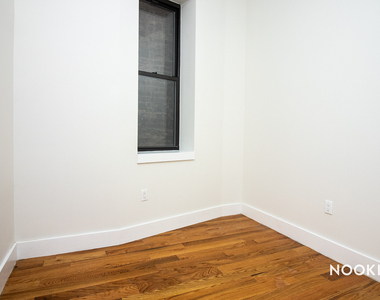 490 Kosciuszko St - Photo Thumbnail 11