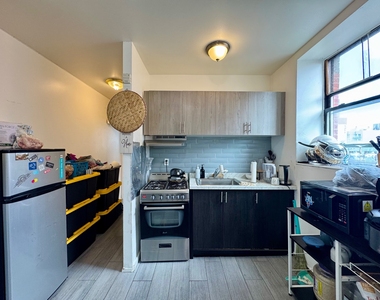 301 East 110th Street - Photo Thumbnail 2