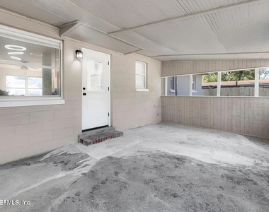 7219 Stonehurst Road N - Photo Thumbnail 15