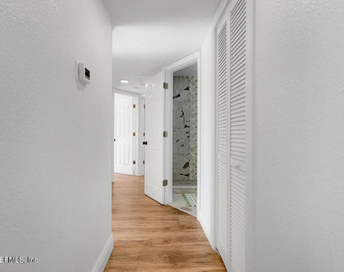 7219 Stonehurst Road N - Photo Thumbnail 7