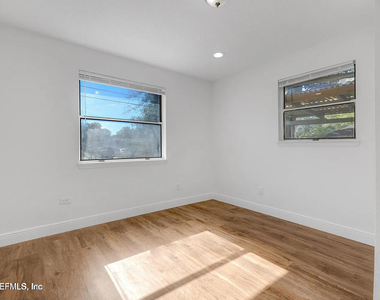 7219 Stonehurst Road N - Photo Thumbnail 13