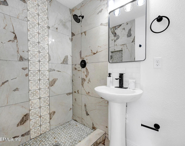 7219 Stonehurst Road N - Photo Thumbnail 8