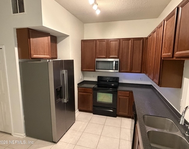 7071 Deer Lodge Circle - Photo Thumbnail 11