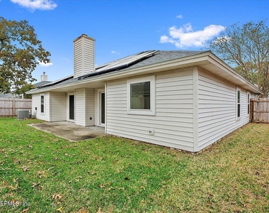 12288 Harbor Winds Drive N - Photo Thumbnail 20