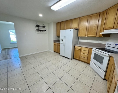12288 Harbor Winds Drive N - Photo Thumbnail 5