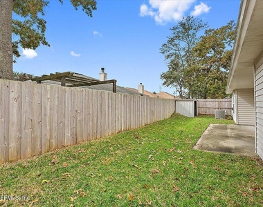 12288 Harbor Winds Drive N - Photo Thumbnail 21