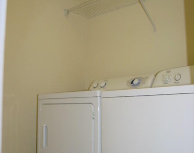 539 Hedgewood Drive - Photo Thumbnail 14
