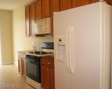 539 Hedgewood Drive - Photo Thumbnail 6