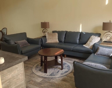 539 Hedgewood Drive - Photo Thumbnail 1