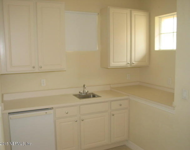 539 Hedgewood Drive - Photo Thumbnail 20