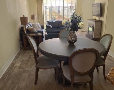 539 Hedgewood Drive - Photo Thumbnail 2