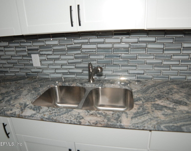 2947 W 45th Street - Photo Thumbnail 4