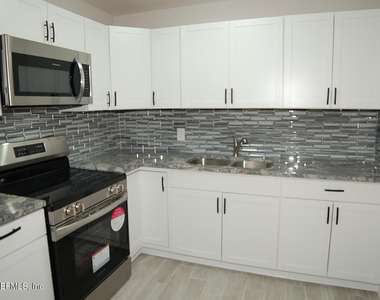 2947 W 45th Street - Photo Thumbnail 16