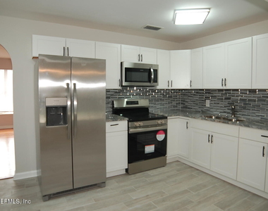 2947 W 45th Street - Photo Thumbnail 3