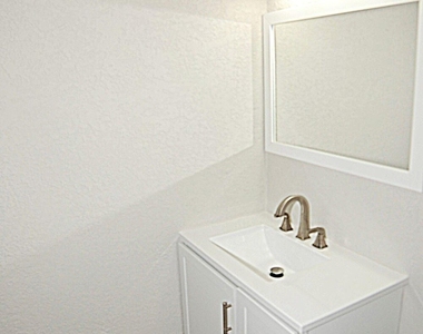 2947 W 45th Street - Photo Thumbnail 30