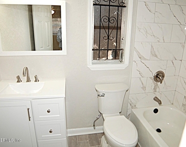 2947 W 45th Street - Photo Thumbnail 7