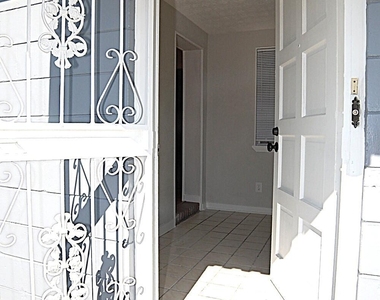 2947 W 45th Street - Photo Thumbnail 1