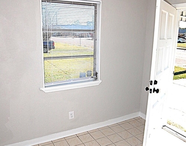 2947 W 45th Street - Photo Thumbnail 13