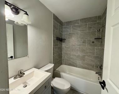 707 Rainer Road - Photo Thumbnail 6