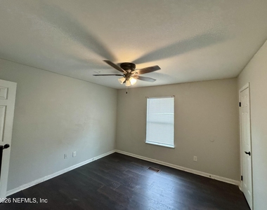 707 Rainer Road - Photo Thumbnail 5