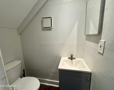 707 Rainer Road - Photo Thumbnail 2