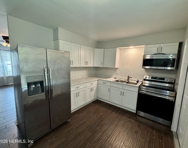 707 Rainer Road - Photo Thumbnail 3