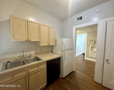 2504 Park Street - Photo Thumbnail 4