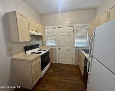 2504 Park Street - Photo Thumbnail 3