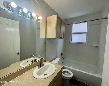 2504 Park Street - Photo Thumbnail 8