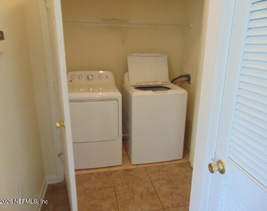 7990 Baymeadows Road E - Photo Thumbnail 7
