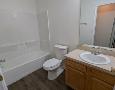 8173 Woods Avenue - Photo Thumbnail 3