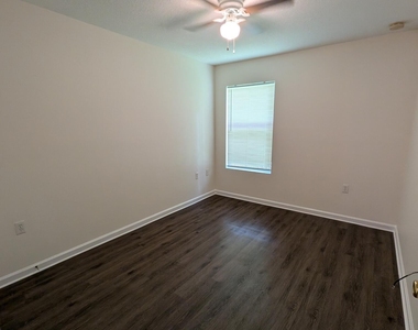 8173 Woods Avenue - Photo Thumbnail 2