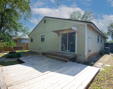 1155 19th Street N - Photo Thumbnail 13
