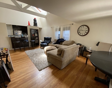 1653 N Halsted Street - Photo Thumbnail 1