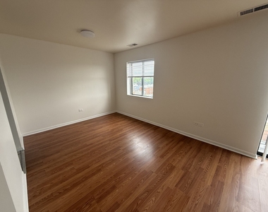 2300 N Harlem Avenue - Photo Thumbnail 3