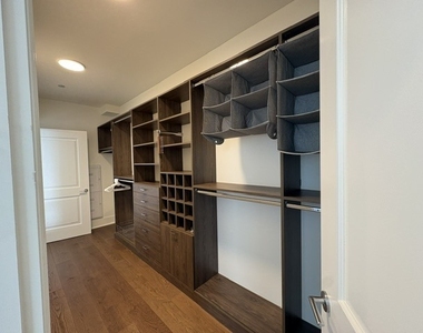 363 E Wacker Drive - Photo Thumbnail 12