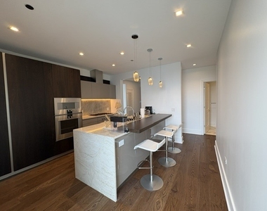 363 E Wacker Drive - Photo Thumbnail 5