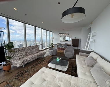 363 E Wacker Drive - Photo Thumbnail 2
